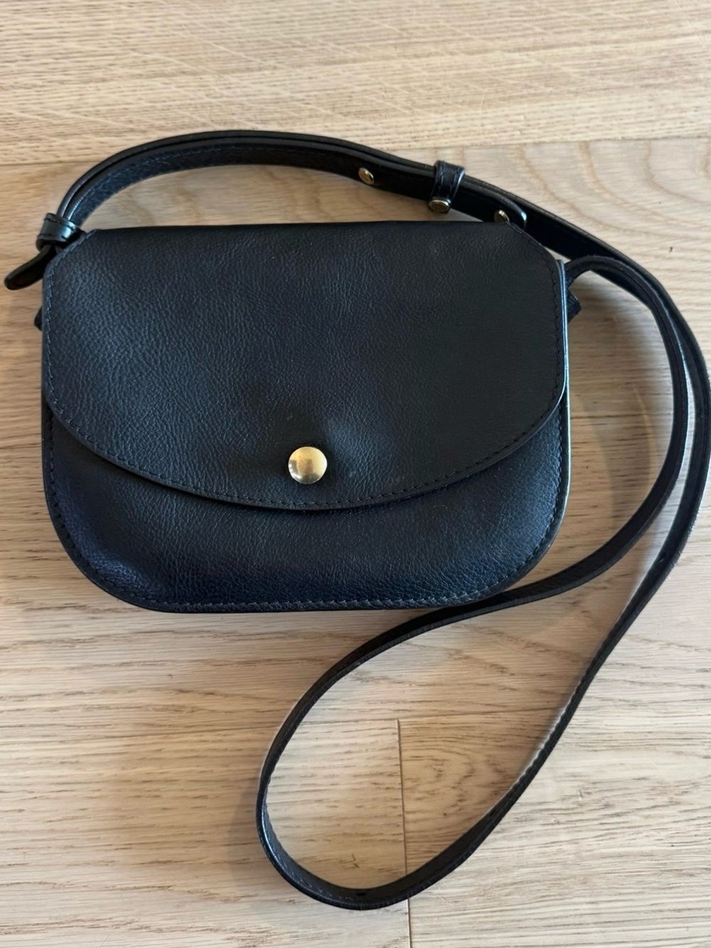 Lindquist Object Po Black Leather Crossbody Bag
